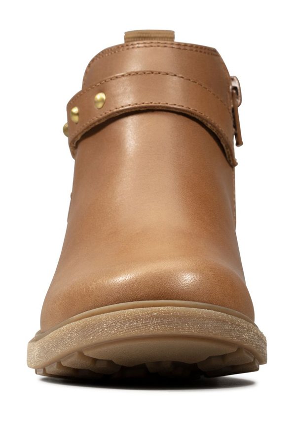 clarks astrol soar boots
