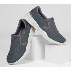 Relaxed Fit: Equalizer 4.0 - Persisting Relaxed Fit: Equalizer 4.0 - Persisting