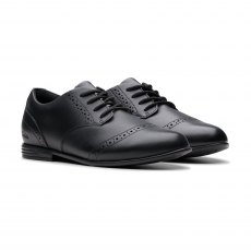 Finja Brogue Older
