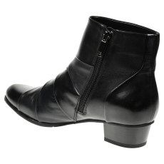 Stefany 172