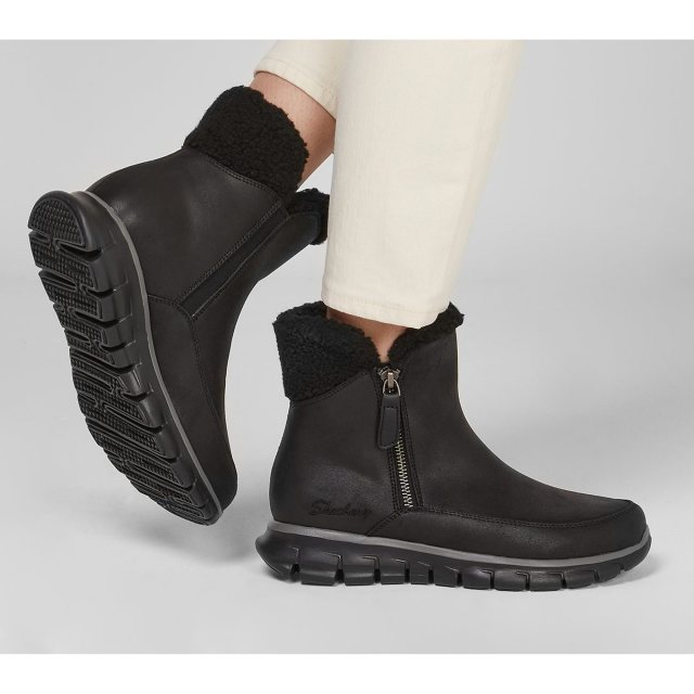 skechers boots black