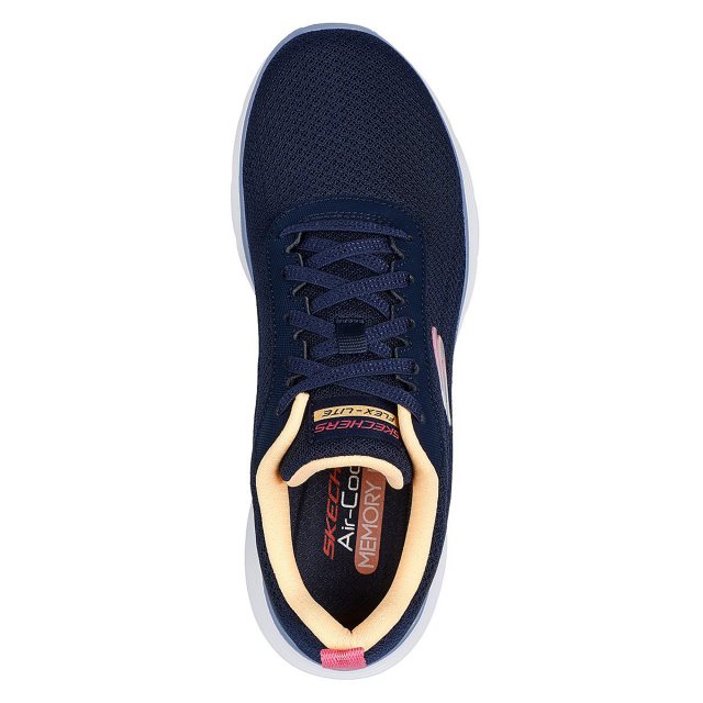 Skechers thrive up shop
