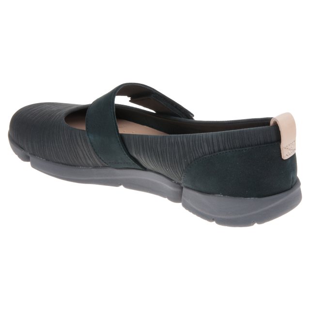 clarks tri carrie black