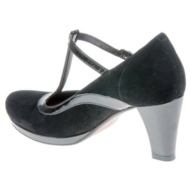 clarks chorus pitch shoes